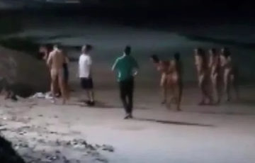 【タイ】タイ南部のビーチ、日本人含む外国人男女6人が全裸水泳で検挙